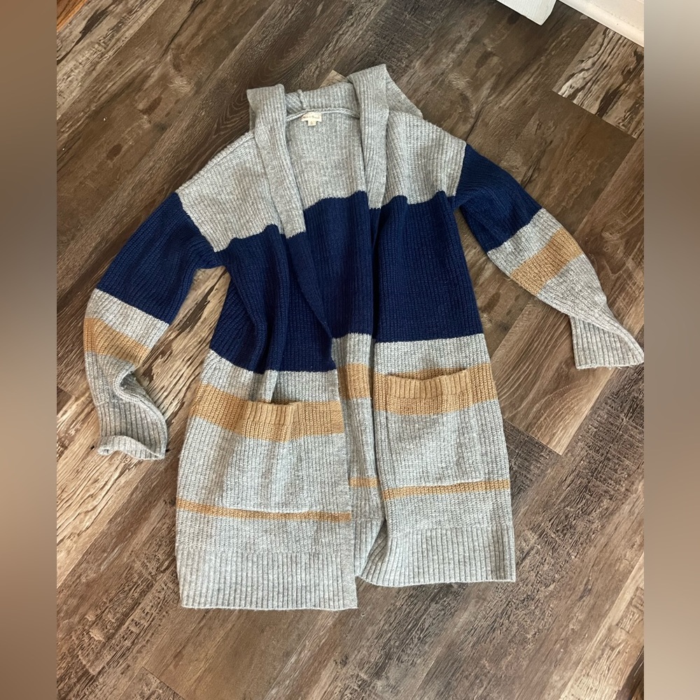 Hem & thread size large cardigan